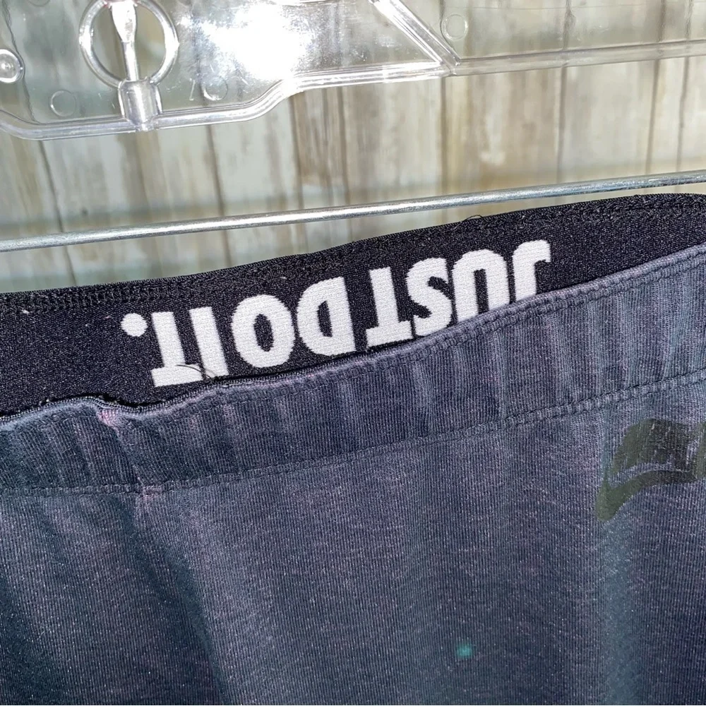 Nike Black With Purple Overtone Leggings - Picture 5 of 6